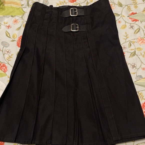 Versatta Black Kilt Skirt - Picture 13 of 15